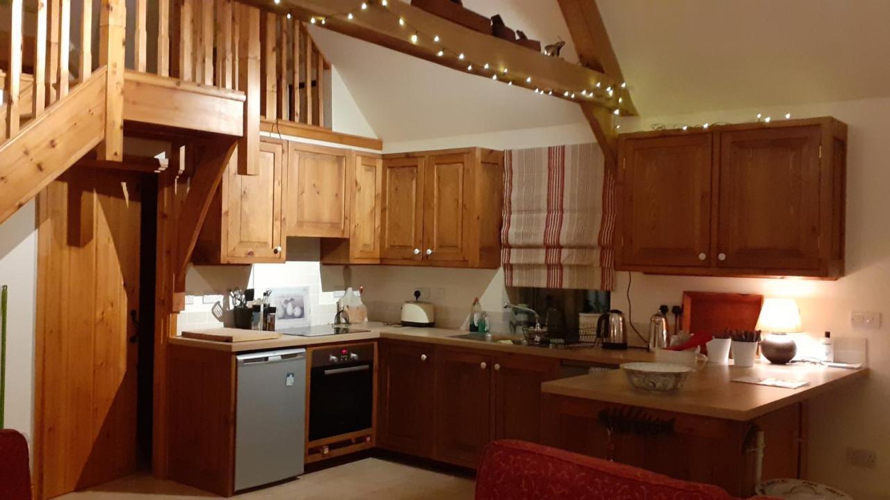 The Old Cowshed Villa Roundwood Luaran gambar
